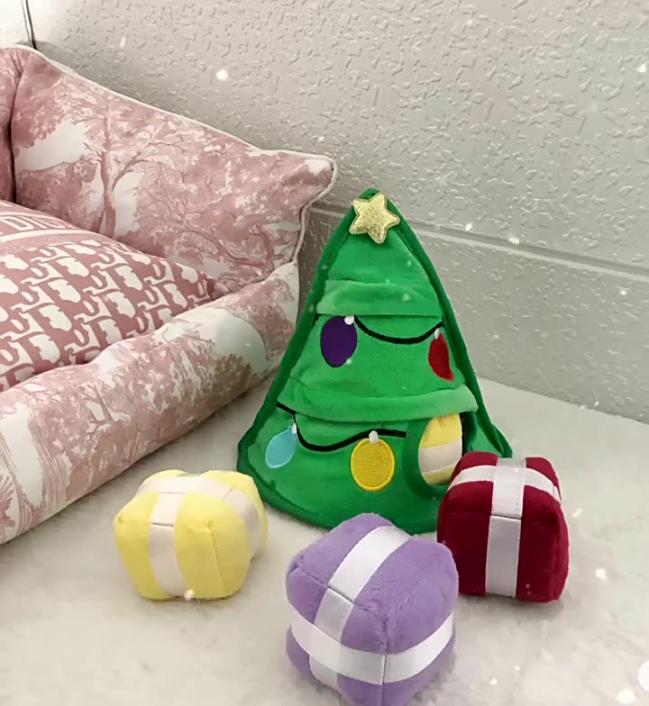 The Joy of Giving: Pet Toys for the Festive Season