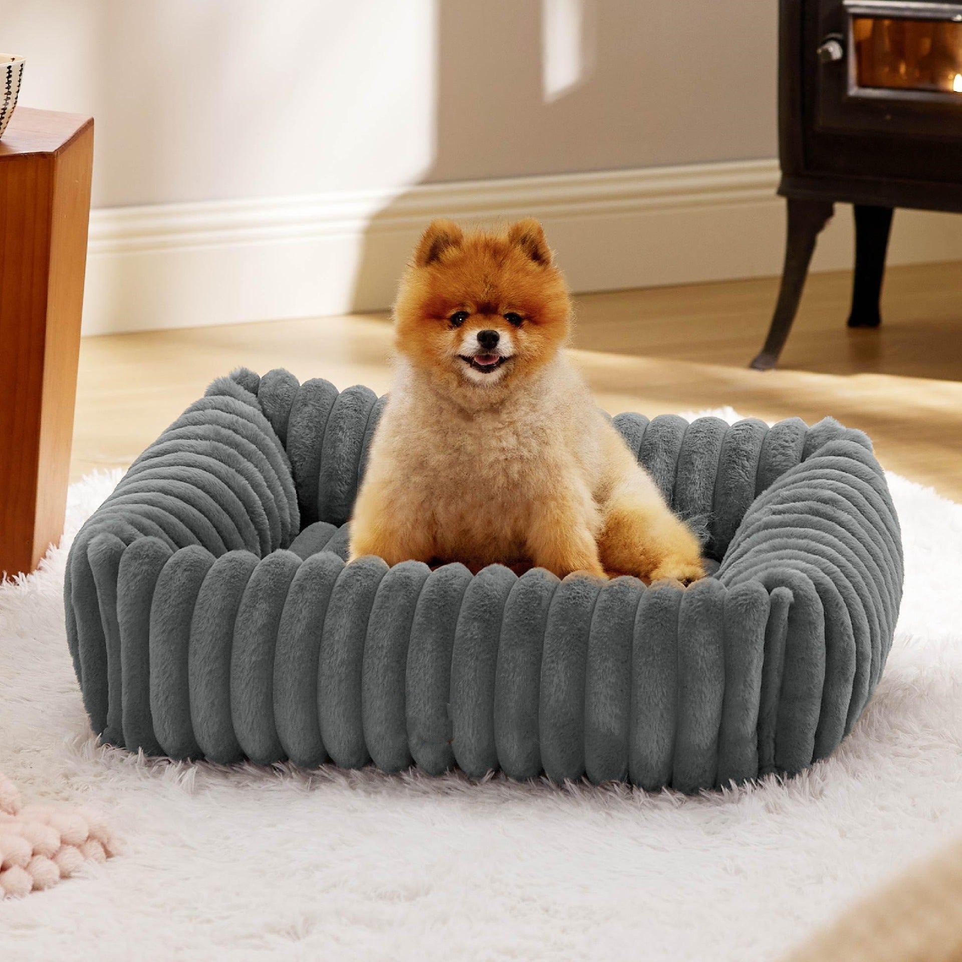 All-Season Plush Pet Bed for Cats and Dogs
